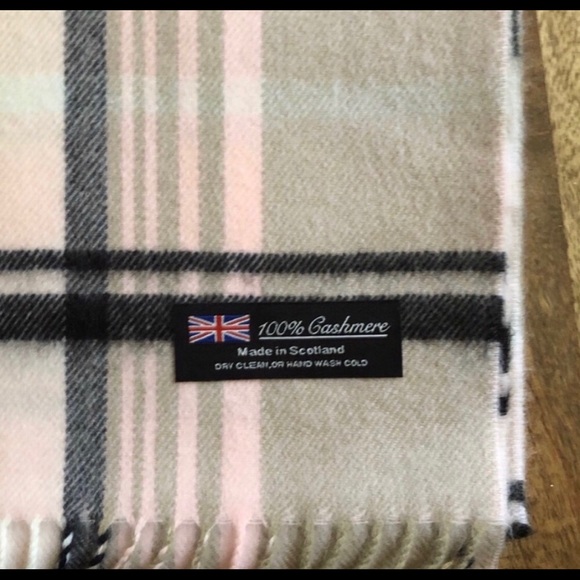 100% Cashmere Pink Pastel Plaid Scarf Wrap - Picture 3 of 3